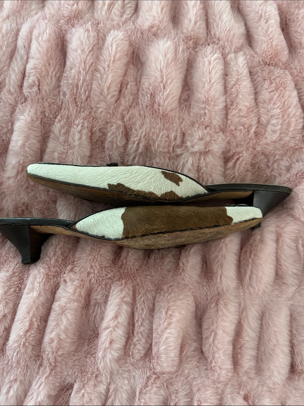 Isaac Mizrahi Brown and White Cowhide Mule Loafers - Picture 2 of 3